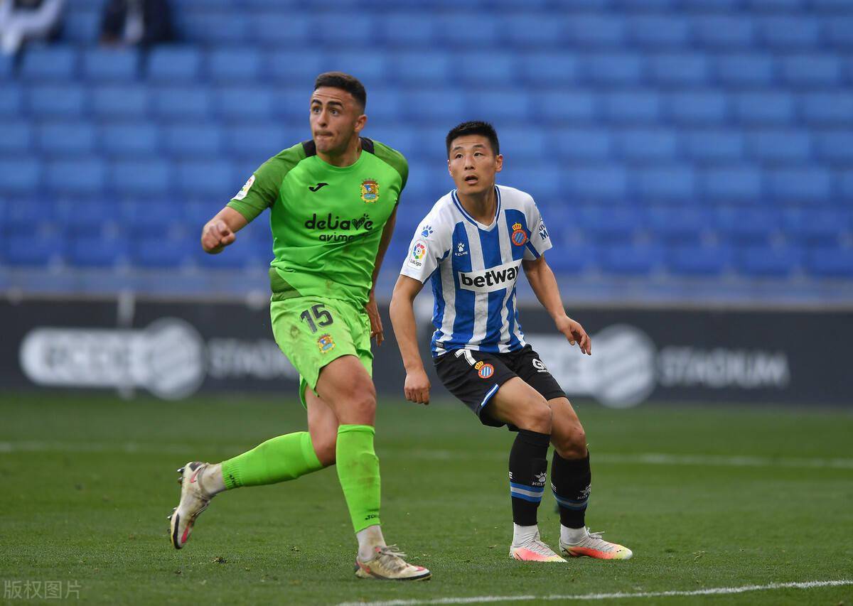 浙江队训练开放日，今晨临场应变引欢呼，西甲在即，阵容厚度经受考验的简单介绍