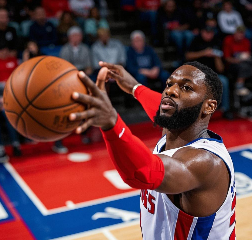 华盛顿奇才训练开放日,国际比赛日战术微调引欢呼,NBA常规赛在即,年轻球员得到机会的简单介绍 华盛顿奇才训练开放日,国际比赛日战术微调引欢呼,NBA常规赛在即,年轻球员得到机会的简单介绍