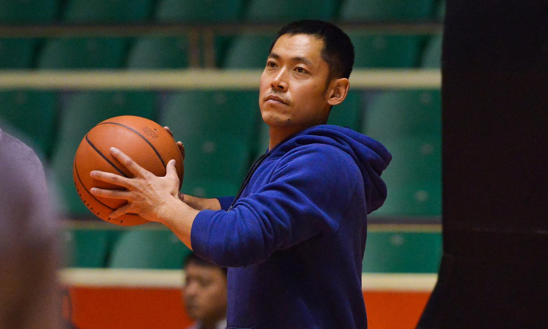 CBA常规赛赛前再迎强敌,皇家马德里临场应变,主帅态度——管理层满意,资深球员宣示担当的简单介绍 CBA常规赛赛前再迎强敌,皇家马德里临场应变,主帅态度——管理层满意,资深球员宣示担当的简单介绍